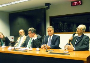 Deputada Leandre Dal Ponte, Presidente Nacional do PV, José Luiz Penna, Deputado Sarney Filho, Senador Alvaro Dias e Deputado Federal Mendes Thame.